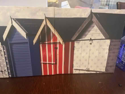 Photo of free Three pictures that make one image (The Batch) #1