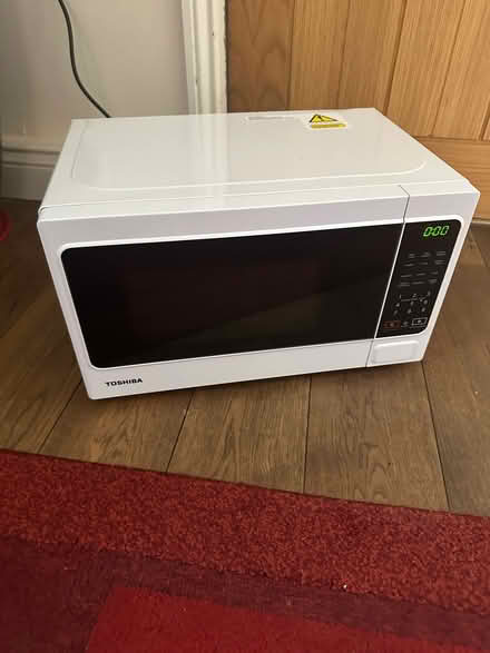Photo of free Toshiba 20L Microwave 750-800W (Upper Wolvercote OX2) #1