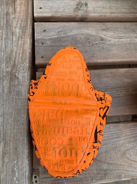 Photo of free Pair of “Zeal” Oven Mitten 100% cotton upper silicon inner (Northfield B31) #2