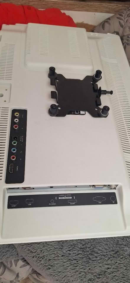Photo of free TV + dvd player and wall bracket (GL16) #4