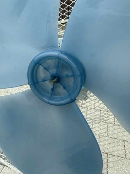 Photo of free 16” Fan, working but missing blade nut (Welling DA16) #2