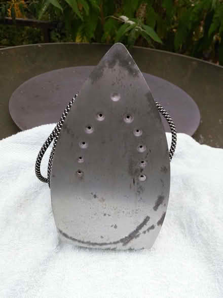 Photo of free Curry's vintage steam iron (Slinfold RH13) #4