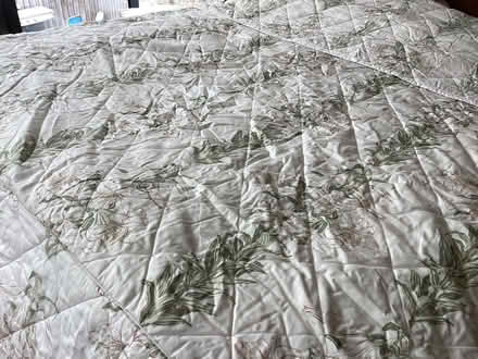 Photo of free Laura Ashley Quilt with Side Skirts (Horspath OX33) #2