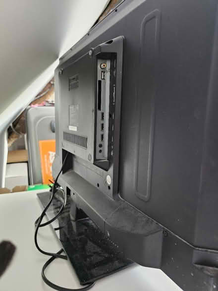 Photo of free 32 Inch Polaroid TV (Thame OX9) #3