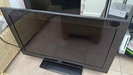 Photo of free 32 inch tv's (Ellesmere port, Chester) #1