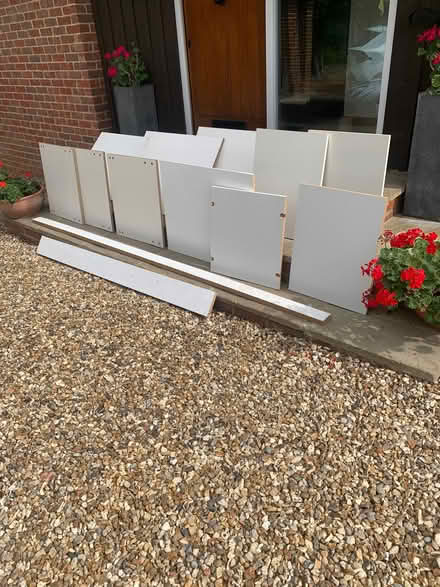 Photo of free MDF off cuts. (Sonning RG4) #1