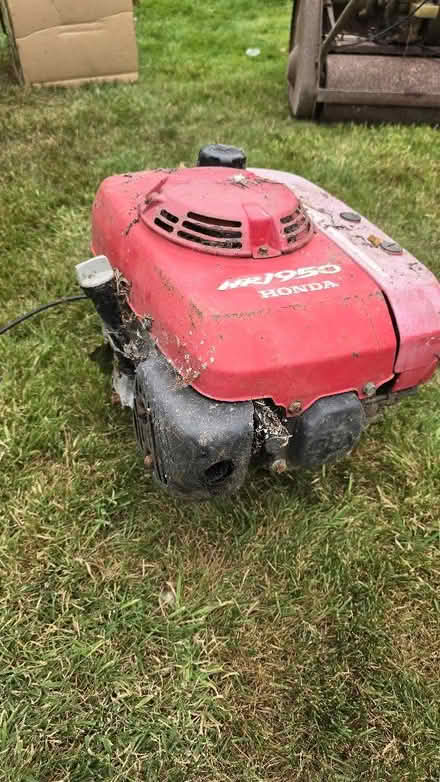 Photo of free Honda HR1950 lawnmower engine (Morley DE21) #1