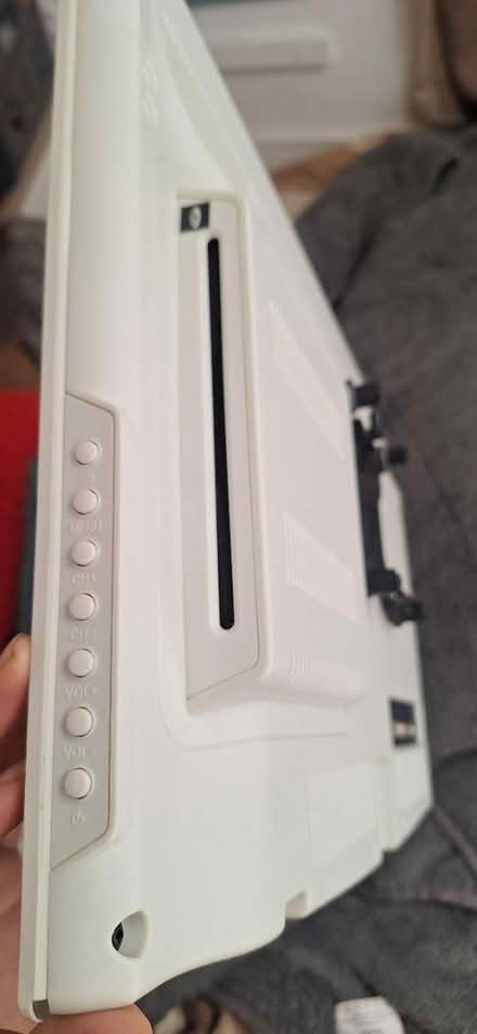 Photo of free TV + dvd player and wall bracket (GL16) #3