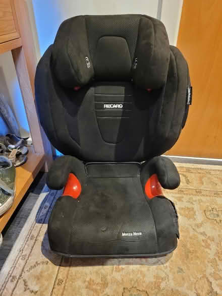 Photo of free Isofix car seat for older kids (Sale M33) #1