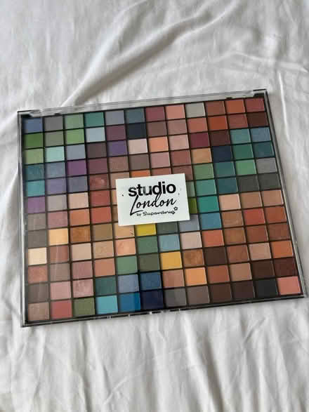 Photo of free Eye shadow palette (Bs15 4ub) #1