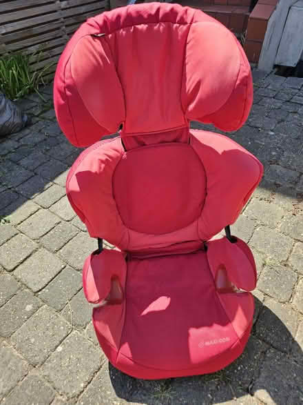 Photo of free Car Seat - Maxi Cosi (Kingston KT2) #4