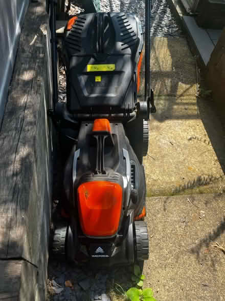 Photo of free Lawn mower, battery cordless (Manchester M20 East Didsbury) #2