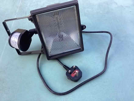 Photo of free Security floodlight with PIR (Horspath OX33) #2