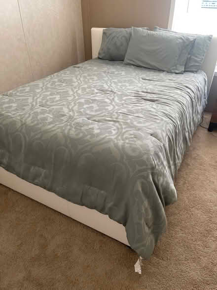 Photo of free Queen Size Bed (Port St Lucie) #1