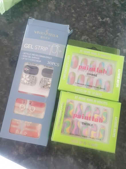 Photo of free Various gel sticks ons (Tadworth) #1