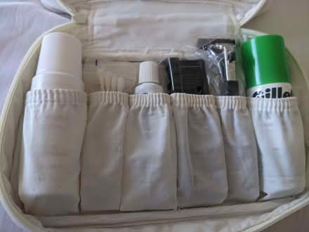 Photo of free Emirates travel pack (Knotty Ash L12) #2