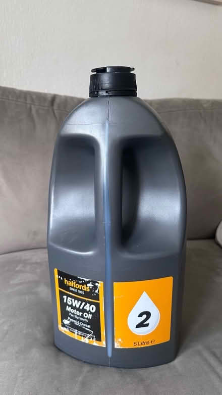 Photo of free Halfords 15w/40 motor oil (SE17) #1