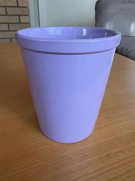 Photo of free Ceramic flower pot (Queensway Terrace South) #1