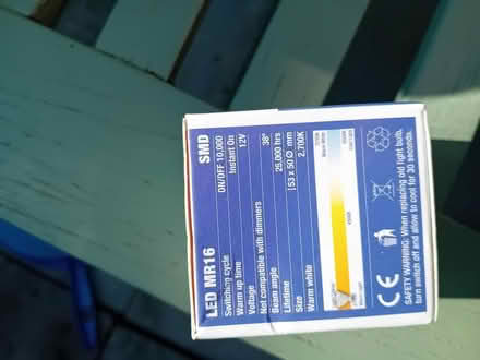 Photo of free LED lightbulbs (Lumb BB4) #2