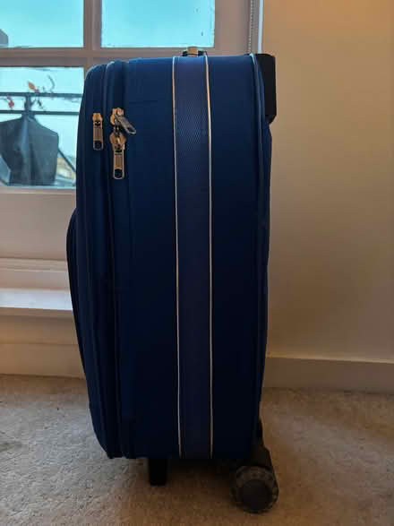 Photo of free Blue cabin suitcase (damaged wheel) (Battersea SW11) #4