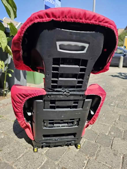 Photo of free Car Seat - Maxi Cosi (Kingston KT2) #1