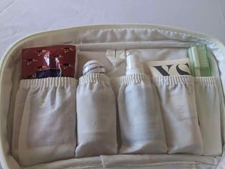 Photo of free Emirates travel pack (Knotty Ash L12) #3