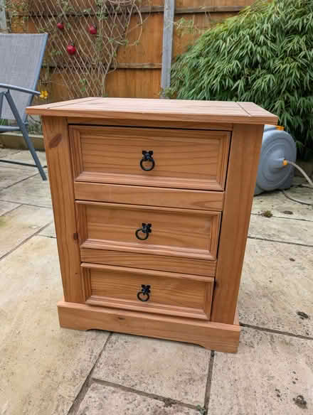 Photo of free Side table / drawers (Ruislip UB10) #1