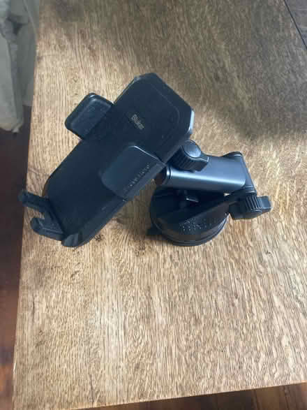 Photo of free Car dashboard phone stand (RG1) #2