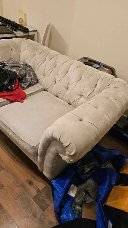 Photo of free Cream white sofa (Dagenham RM10) #3