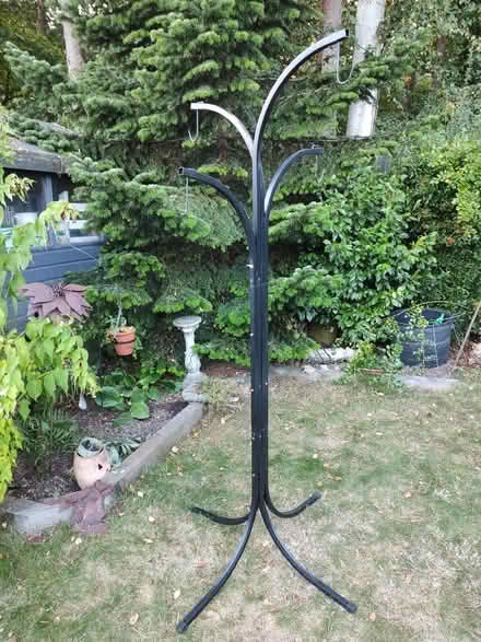 Photo of free Hanging basket stand (Tilekiln TN38) #1