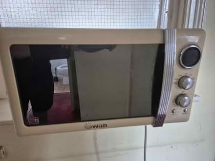 Photo of free Retro style microwave (Holborn London) #1