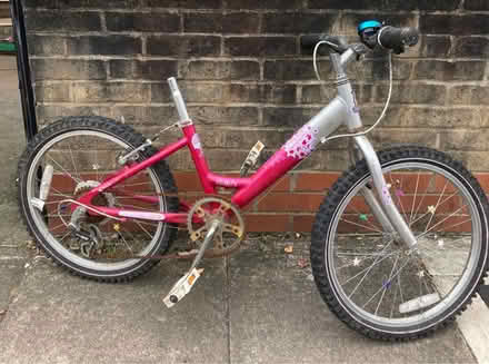 Photo of free Girls bikes (Bow E3) #3