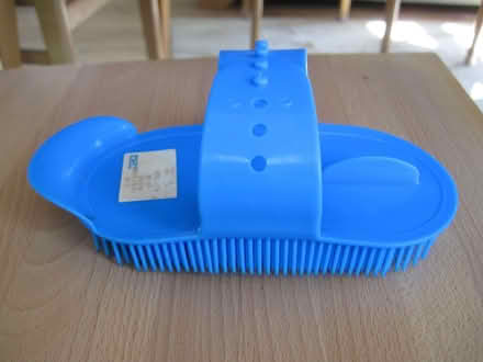 Photo of free curry comb (Cambuskenneth FK9) #1