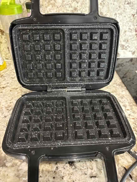 Photo of free waffle maker (Ware SG12 0) #2