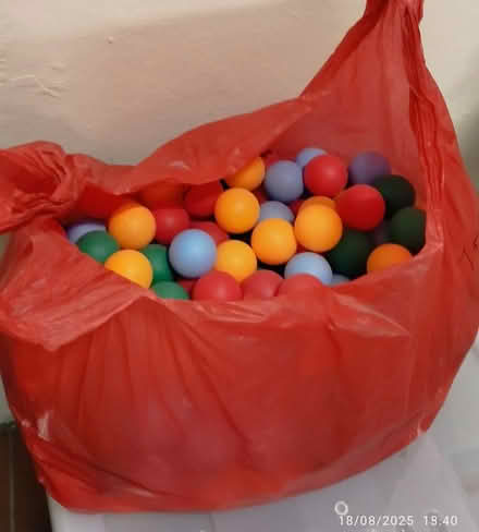 Photo of free Bag of ping pong balls (Tpy) #1