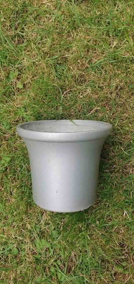Photo of free Silver ceramic plant pot (Warden Hill) #1