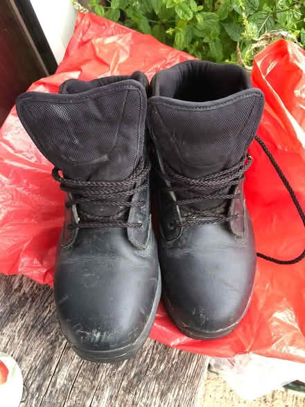 Photo of free Size 8 black steel capped boots (Abingdon OX14) #4