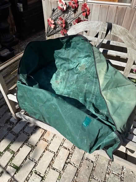 Photo of free Large zipped holdall (Castlefields SY1) #1