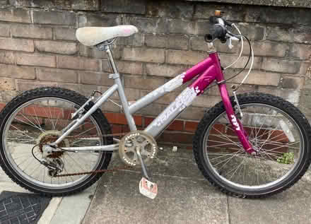 Photo of free Girls bikes (Bow E3) #2