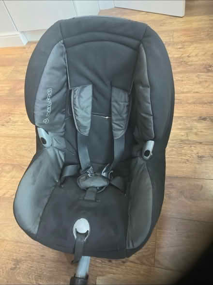 Photo of free Toddler car seat with isofix base ! (Denham UB9) #1
