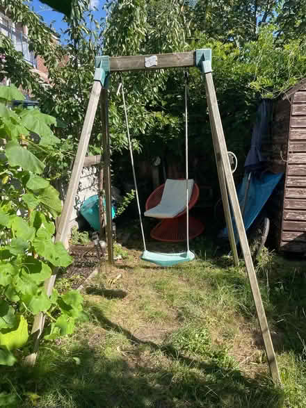 Photo of free Single swing (Bow E3) #1