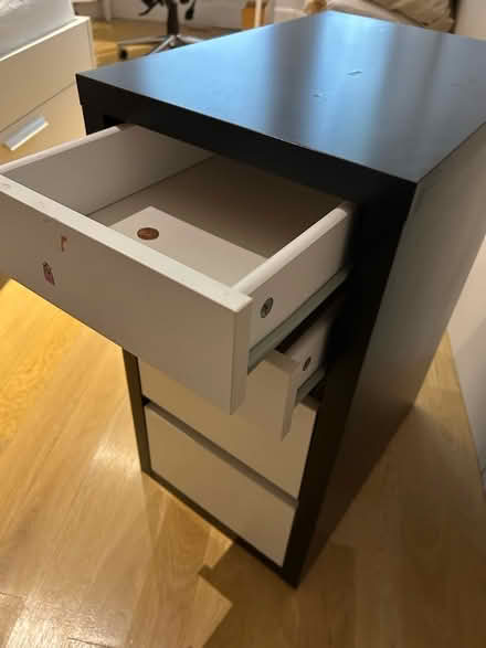 Photo of free White and black chest of 4 drawers (Earls Court SW5) #2