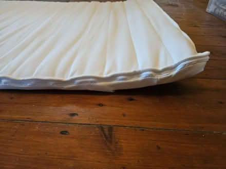 Photo of free Single bed mattress topper, virtually as-new condition (Bloxham OX15) #2