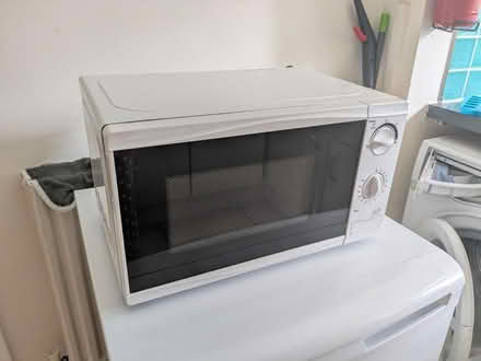 Photo of free Microwave (SE16) #1