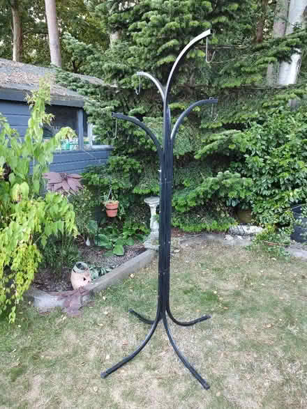 Photo of free Hanging basket stand (Tilekiln TN38) #2