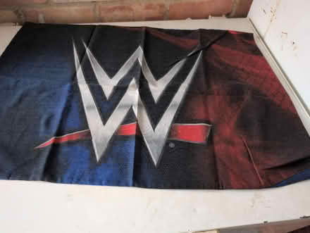 Photo of free WW single duvet cover set (Woodley RG5) #1