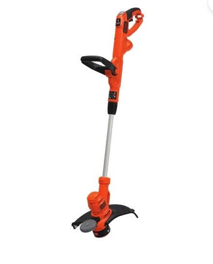 Photo of Grass trimmer (657B Pinerow Cres waterloo) #2