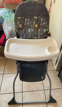 Photo of free Baby highchair (downtown area) #1