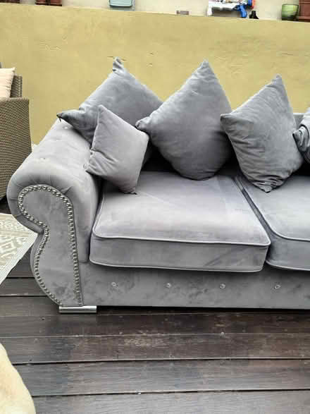 Photo of free Velvet settee-need it gone (Ansdell FY8) #4