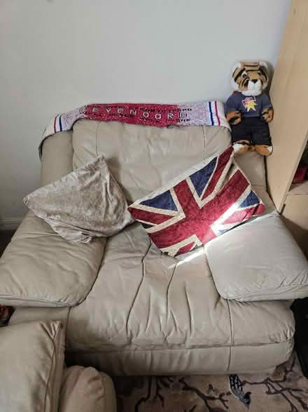 Photo of free Cream Leather settee with armchair (Greenstead CO4) #2